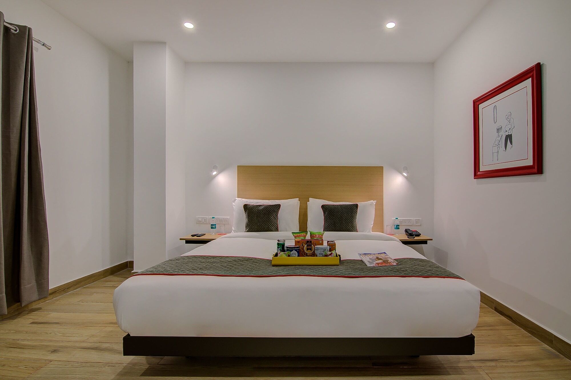 Отель Oyo Townhouse 044 Sector 14 Gurugram Гургаон Экстерьер фото